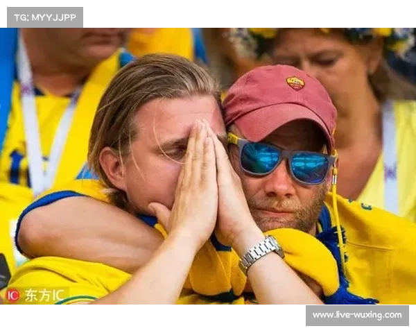 小球迷冲入场内拥抱久保健英，保安温情处理获好评